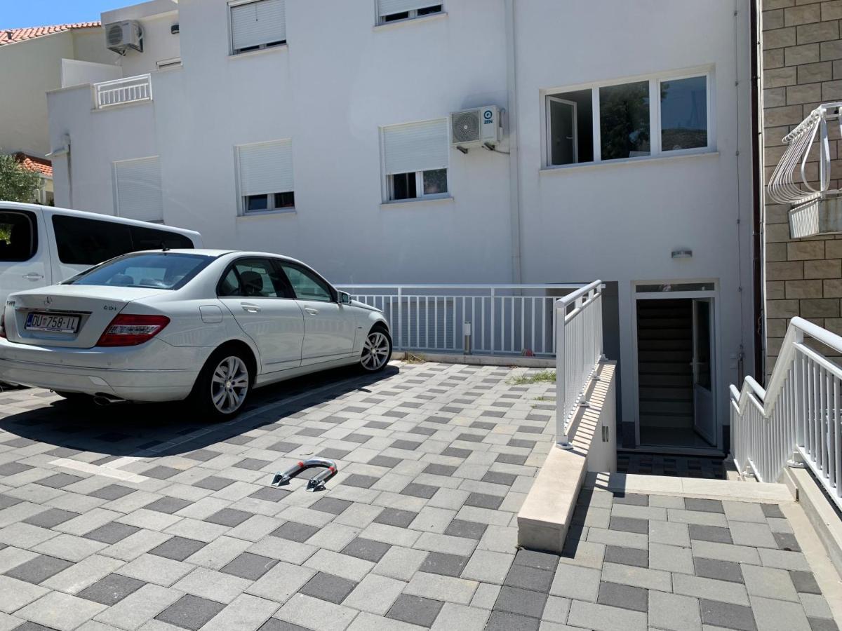 Zrinka Apartment *